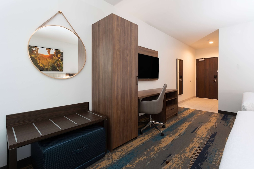 La Quinta Inn & Suites By Wyndham Galt Lodi North 44/56