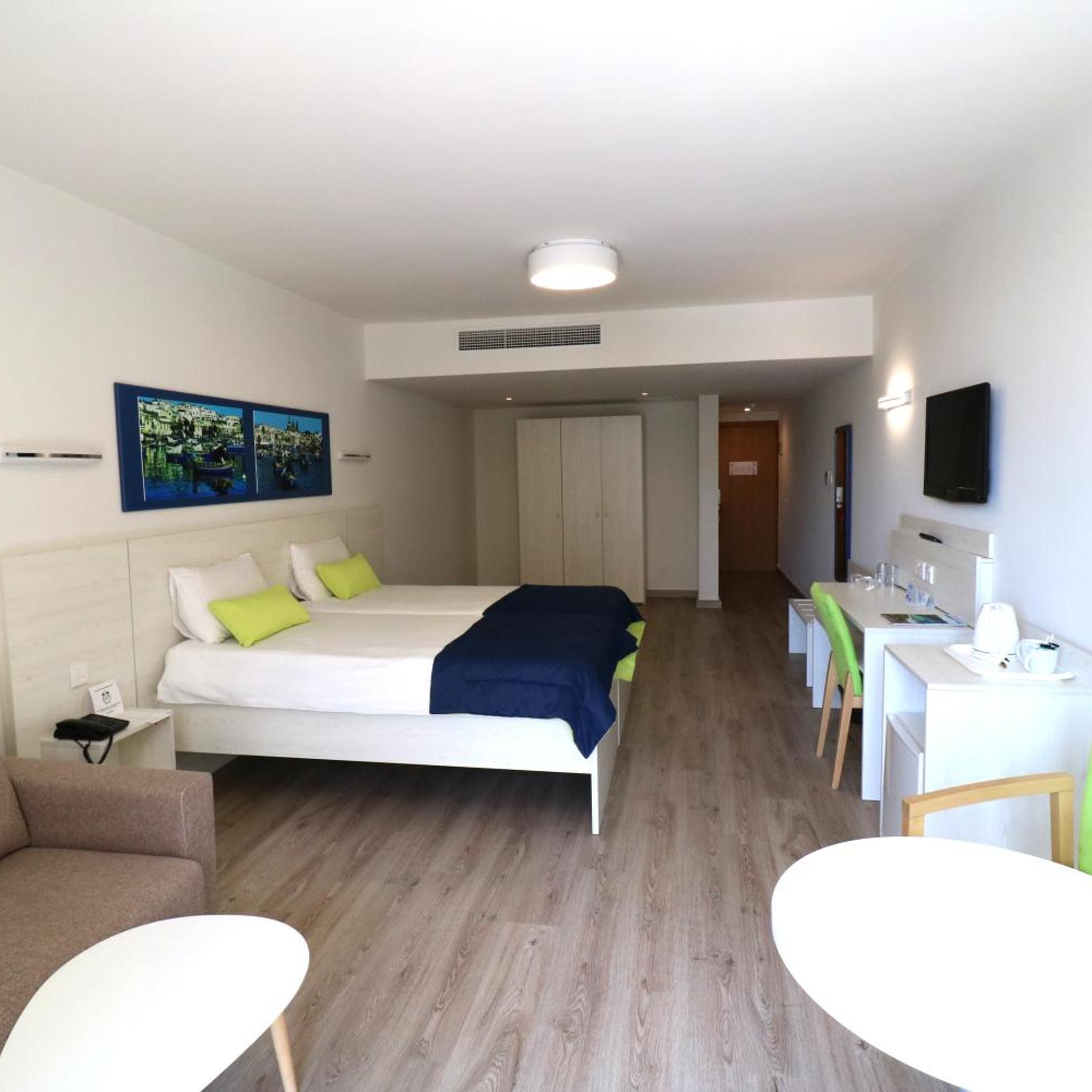 Suite, Balcony