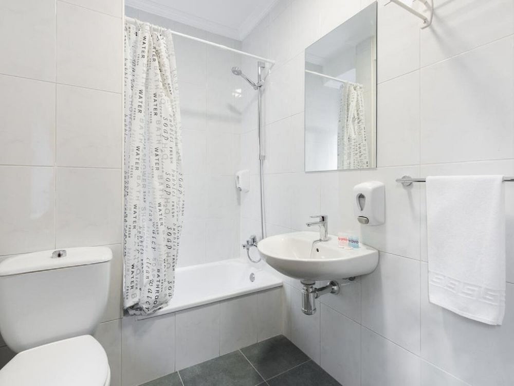 Hostal Uria 9/28