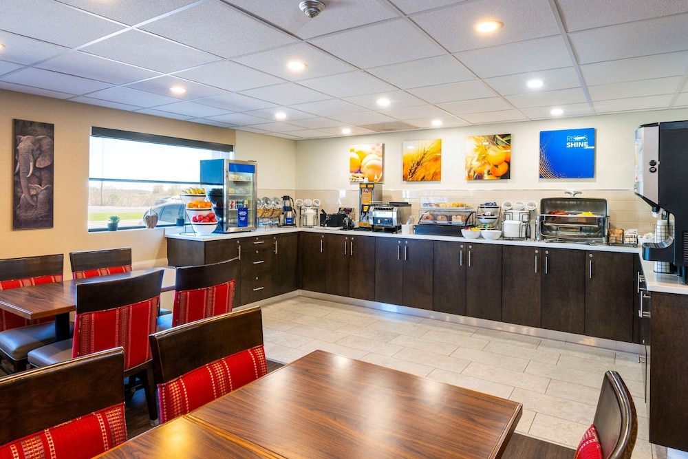 Comfort Inn St. Thomas 10/42