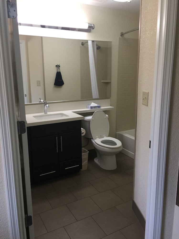 Candlewood Suites Woodward 8/42