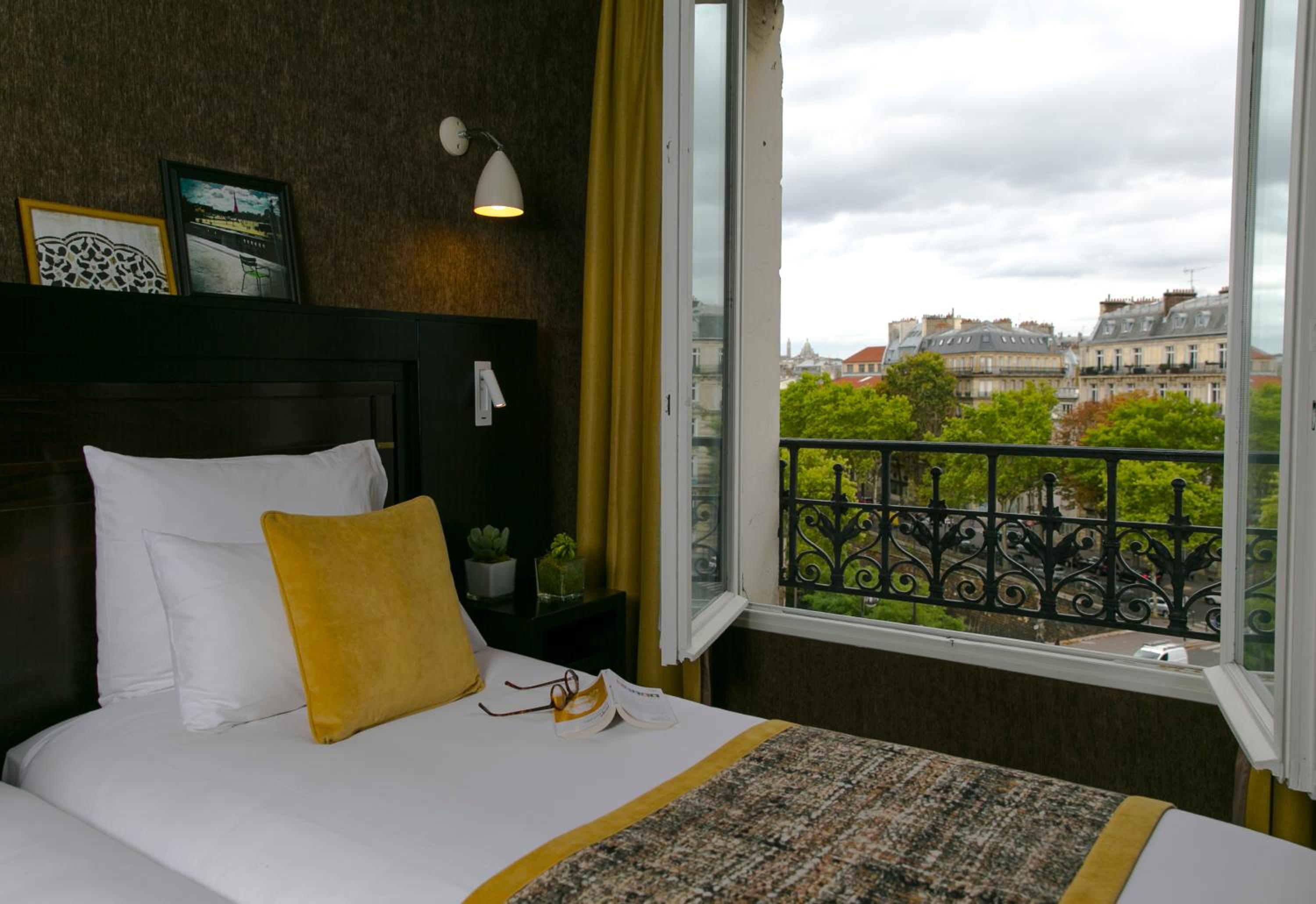 Superior, Double Bed, Side Sea View