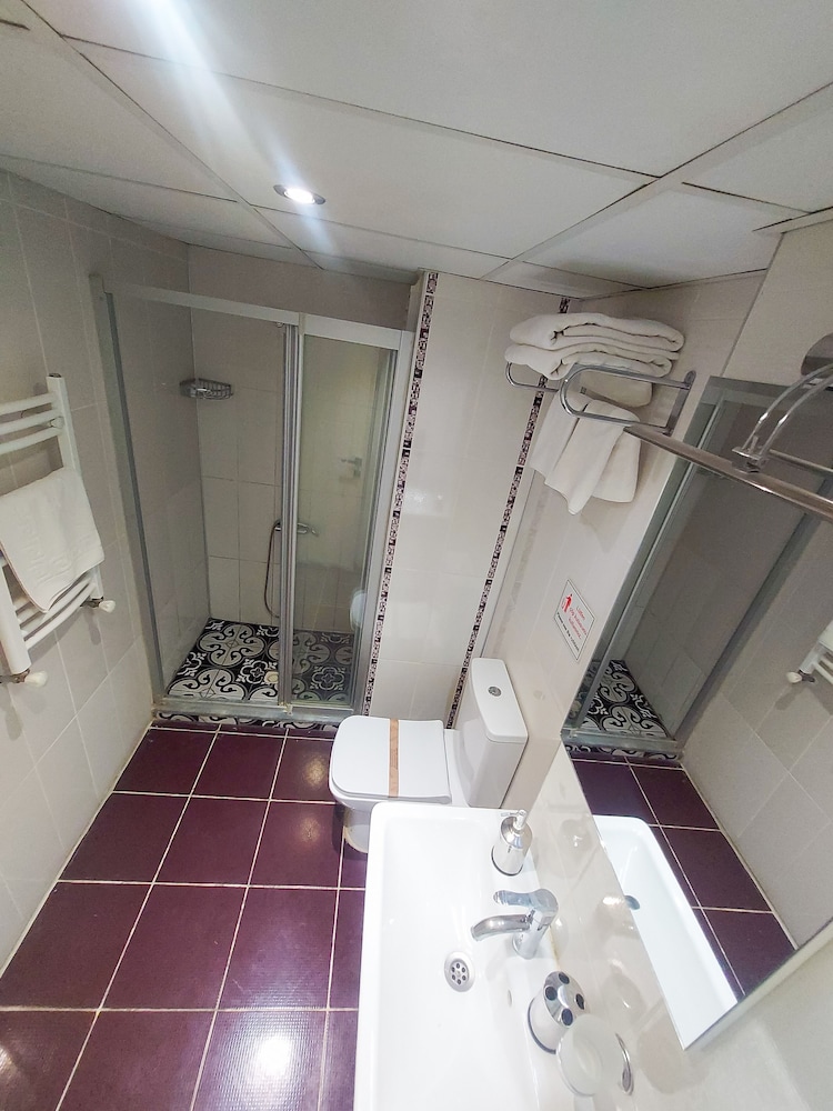 Udi Hotel 44/47