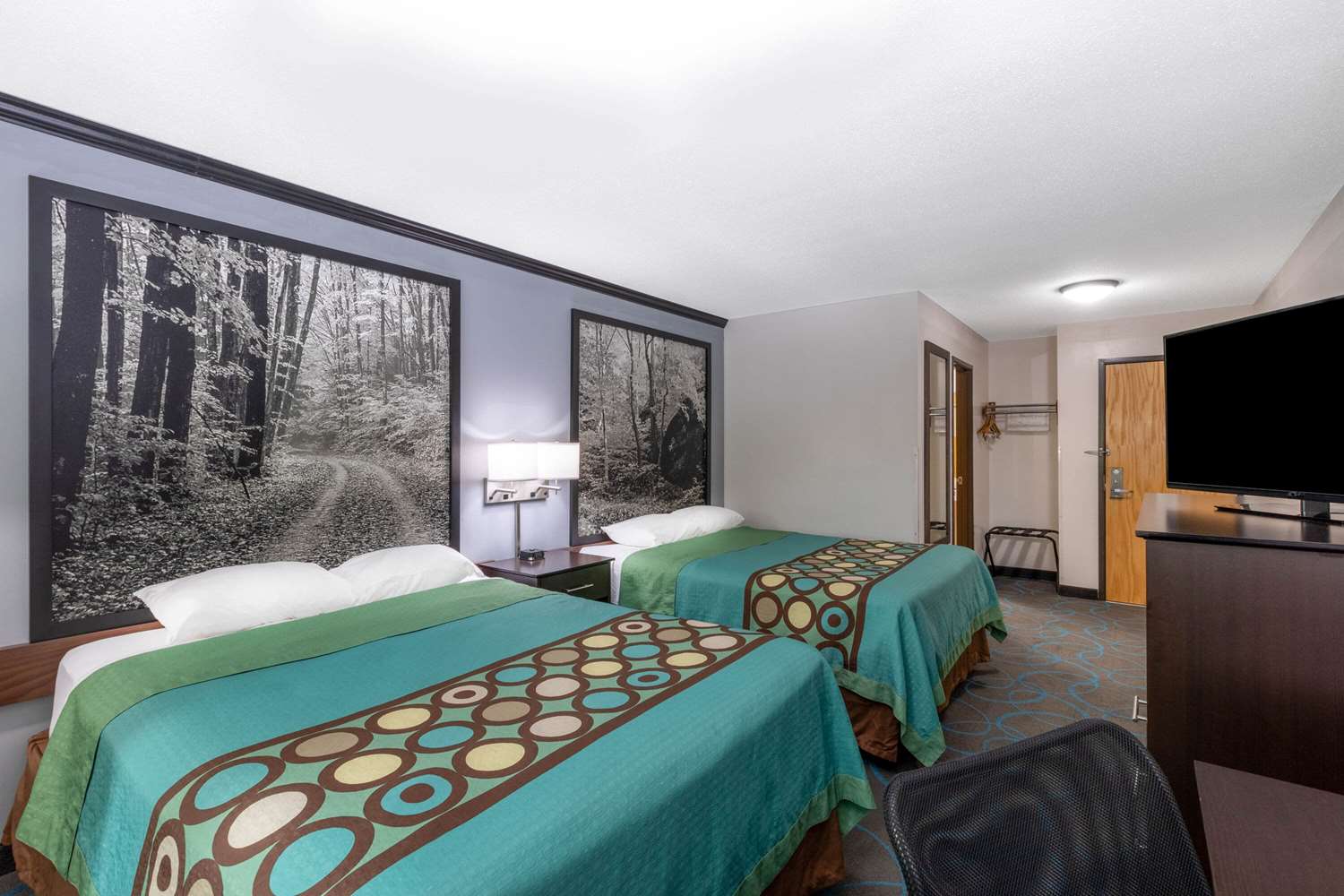 Super 8 by Wyndham Duluth 14/35