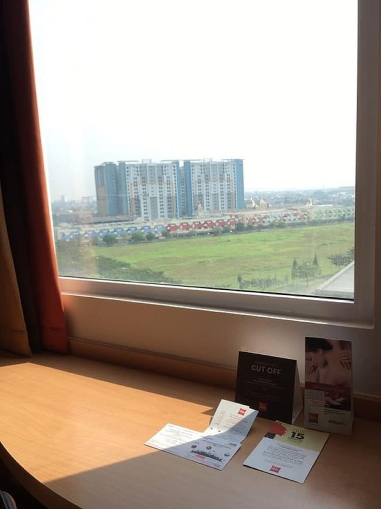 Ibis Gading Serpong 22/43