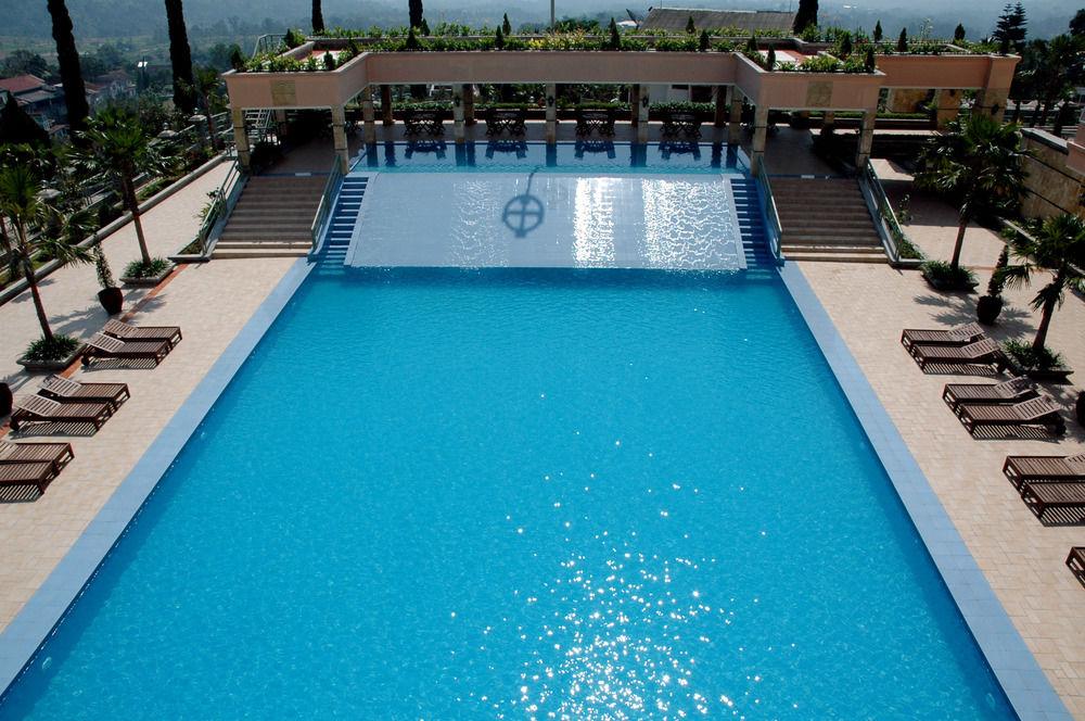 Royal Senyiur Hotel 9/18