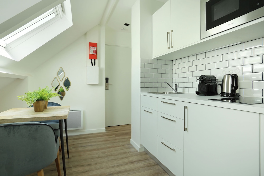 Short Stay Group Eiffel Village Serviced Apartments 5/50