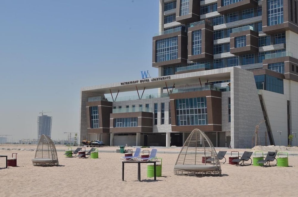 Waterfront Hotel Apartment 42/54