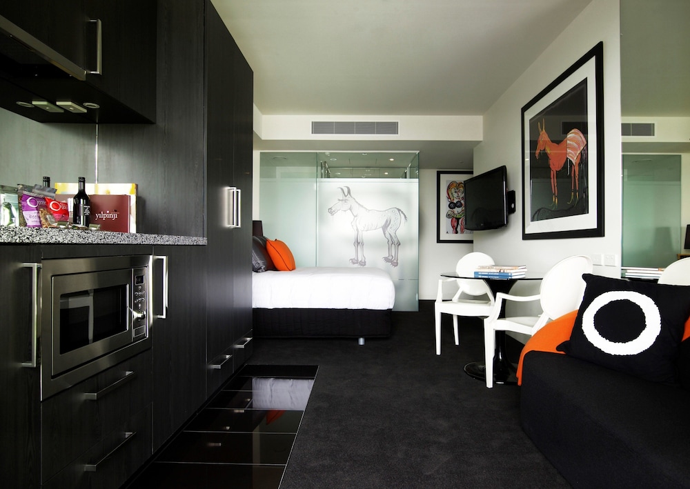 The Cullen Melbourne - Art Series 35/56