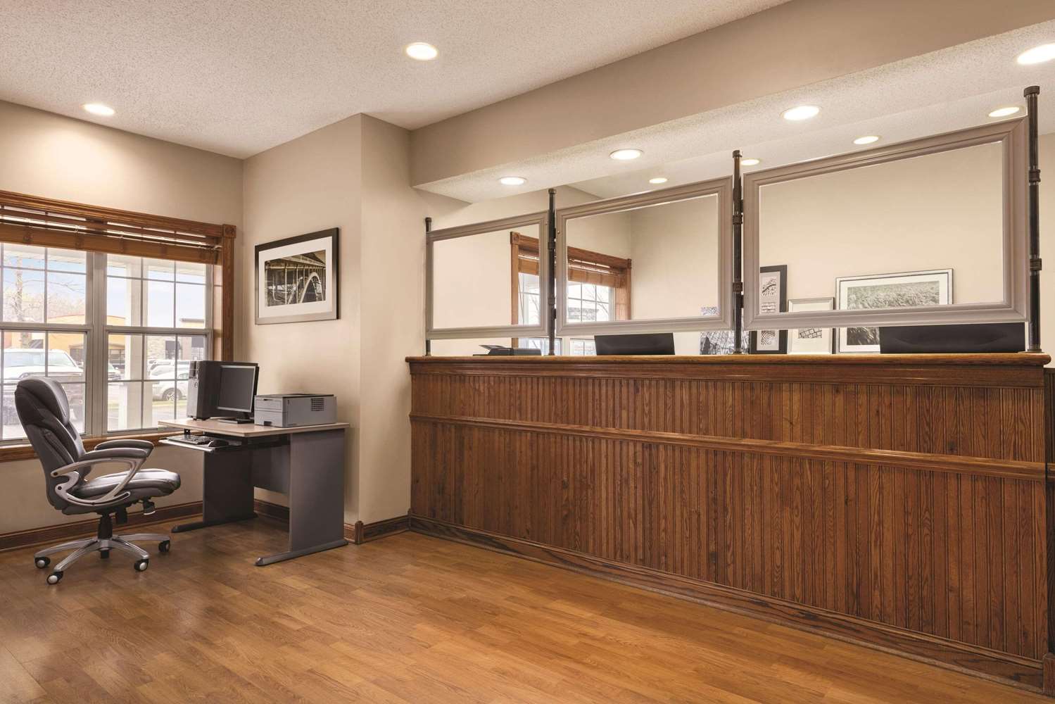 Country Inn Suites By Radisson Forest Lake Mn 8/37