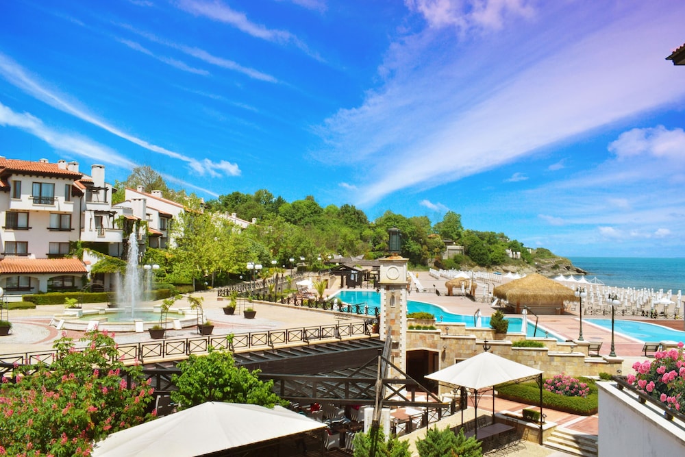 Oasis Resort And Spa 45/50