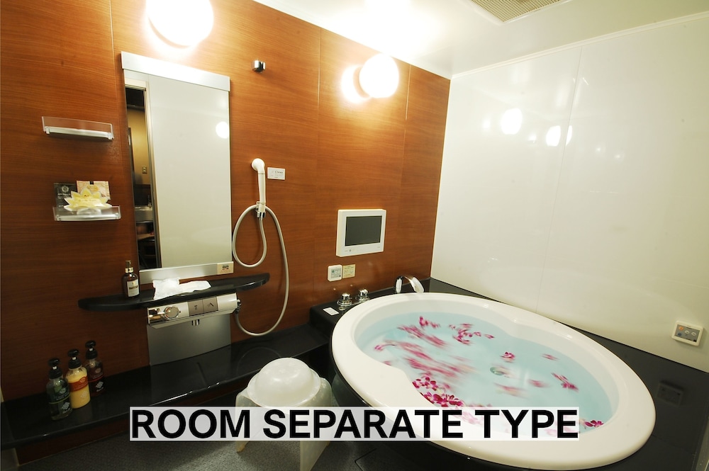 Cinema, Canopy, Suite, 2 King Beds, Bathtub