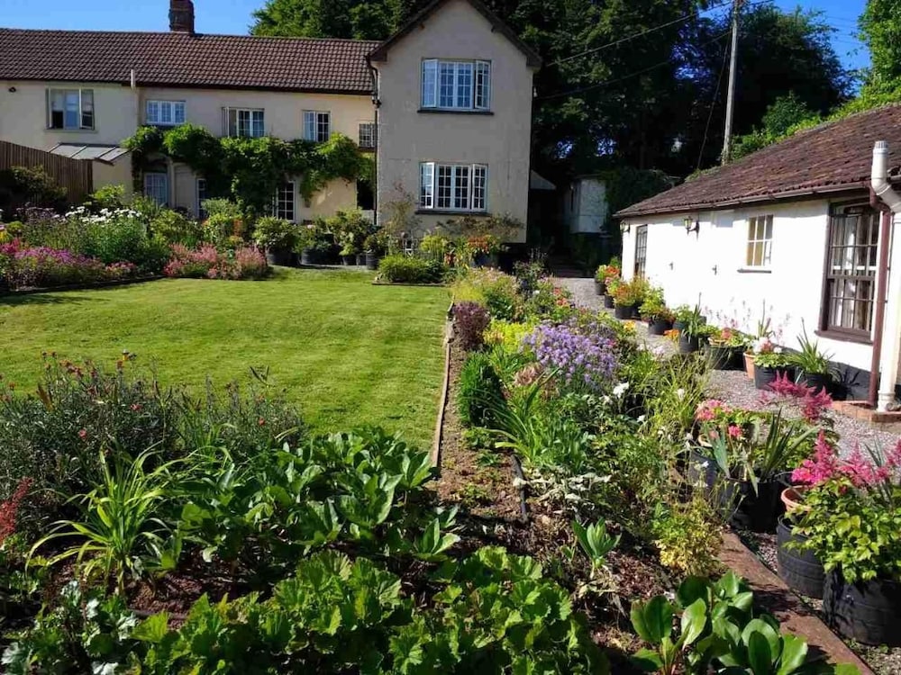 Brambles B&amp;B 32/49