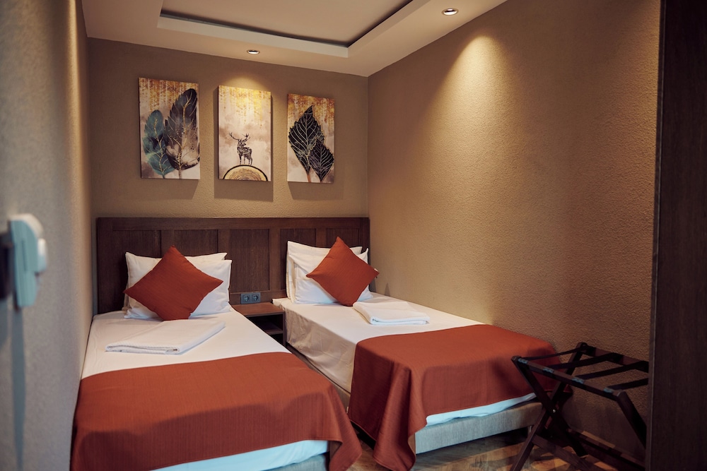 Parmos Otel 12/50