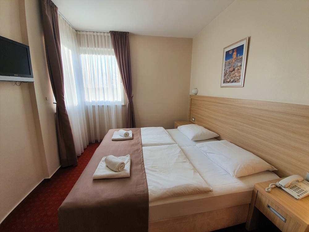 Hotel Brotnjo 38/67
