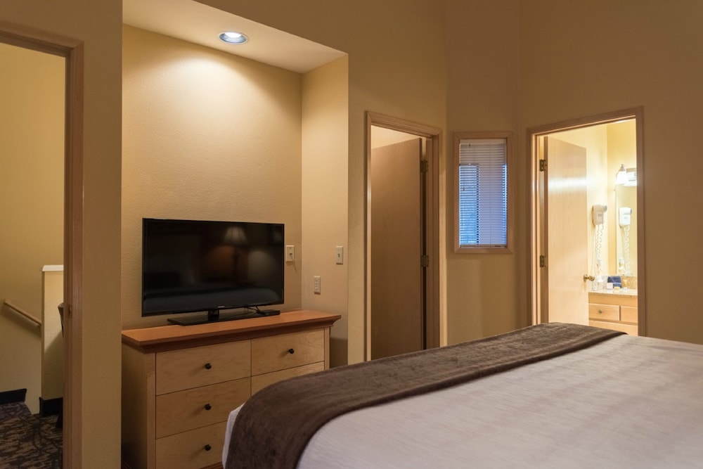 Whispering Woods Resort 13/65