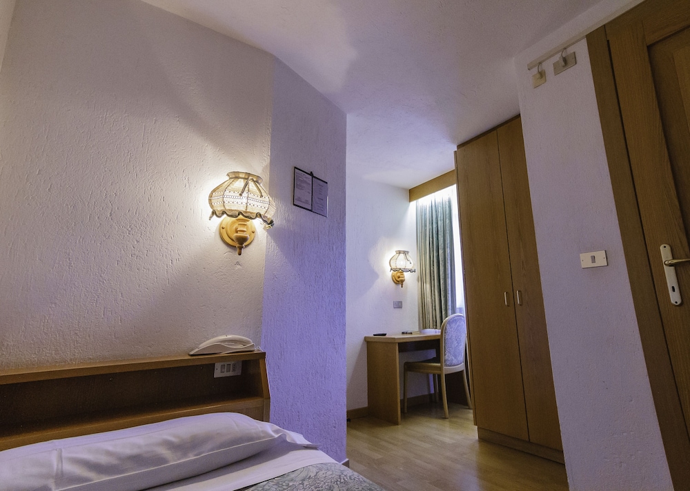 Hotel Ottoz Meublè 13/69