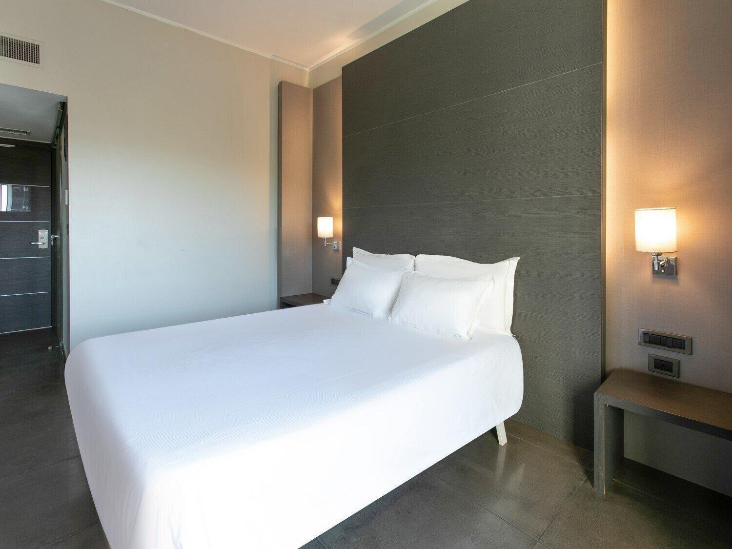 غرفة قياسية بسرير مزدوج بإطلالة على البحر، B&B Hotel Savona 3/4