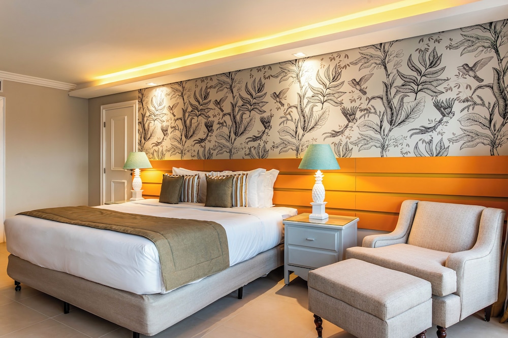 Master, Suite, King Bed, Sofa