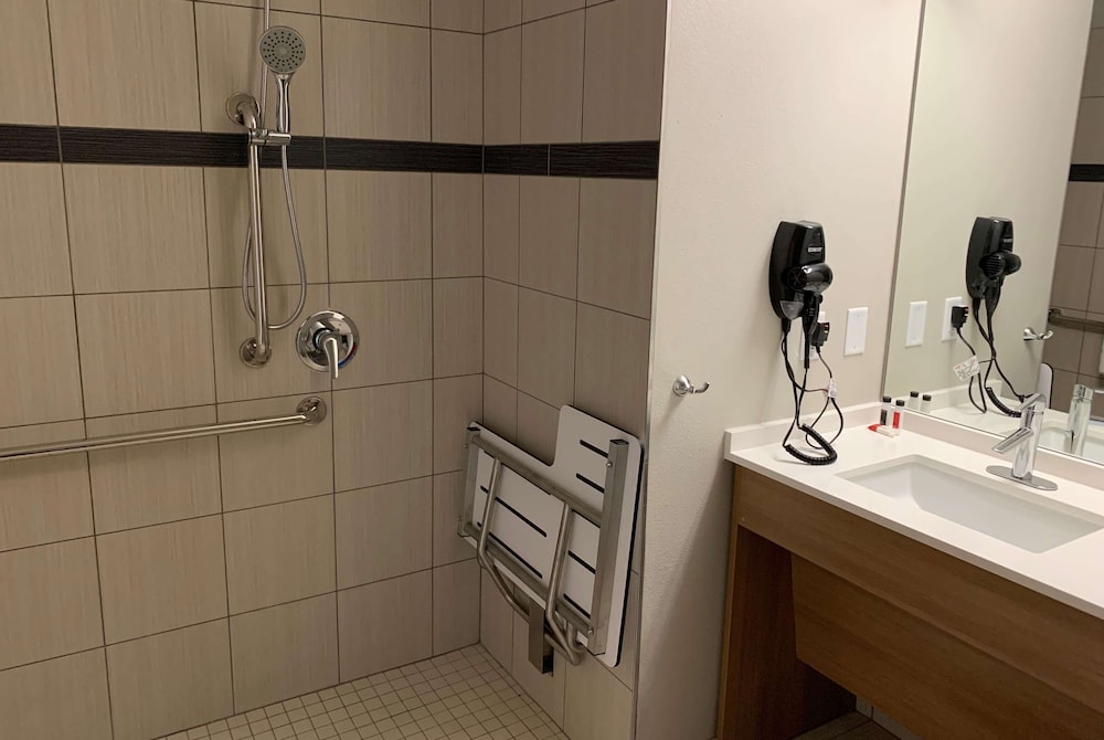 Microtel Inn and Suites By Wyndham Fountain North 42/44