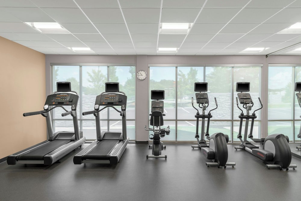 FAIRFIELD INN AND SUITES ATLANTA ACWORTH 27/50