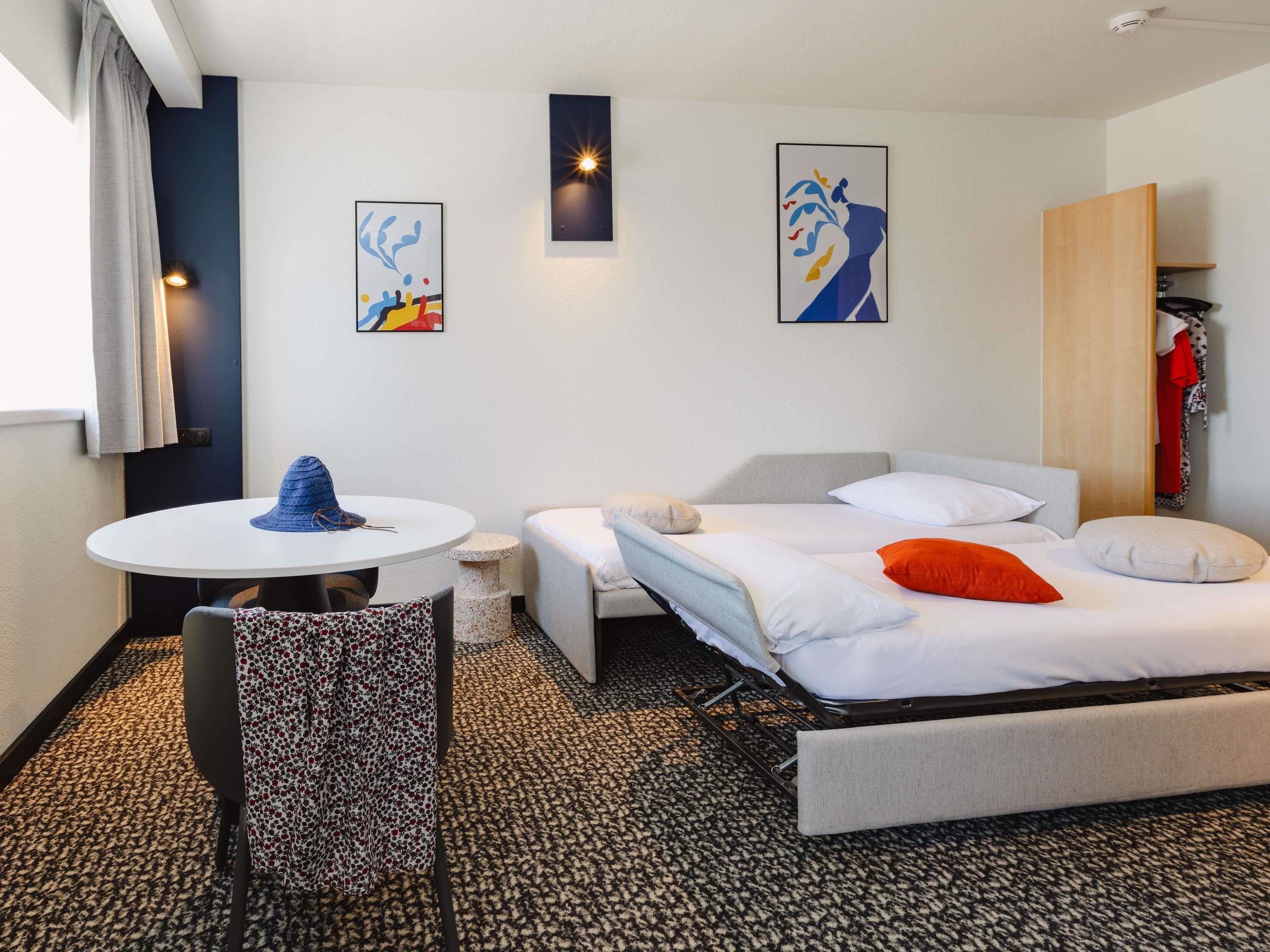 COMFORT, DOUBLE AND TWIN BEDS