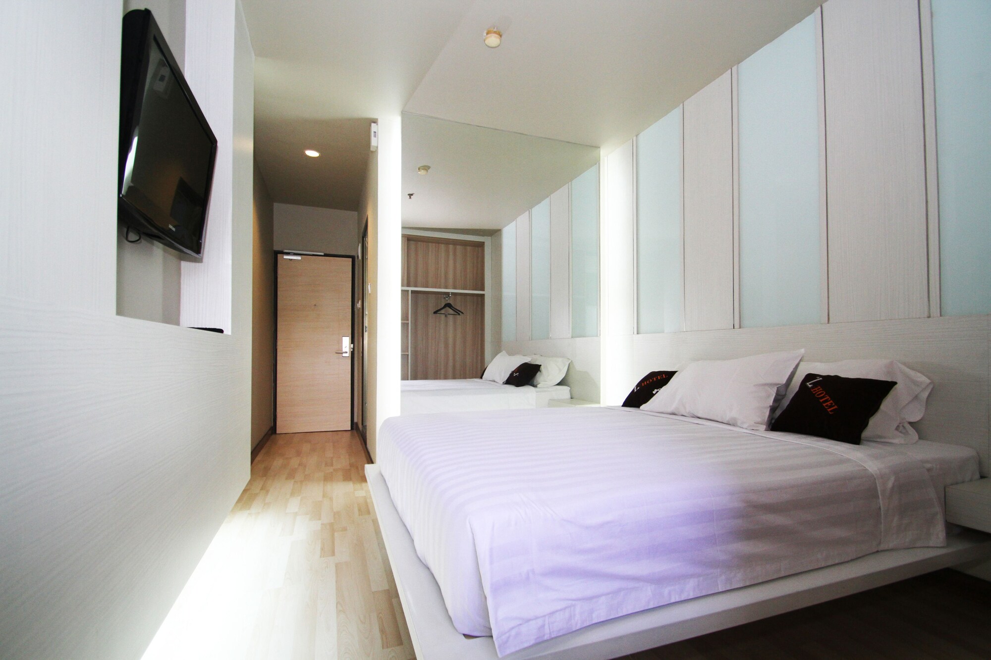 SUPERIOR, TWIN BEDS