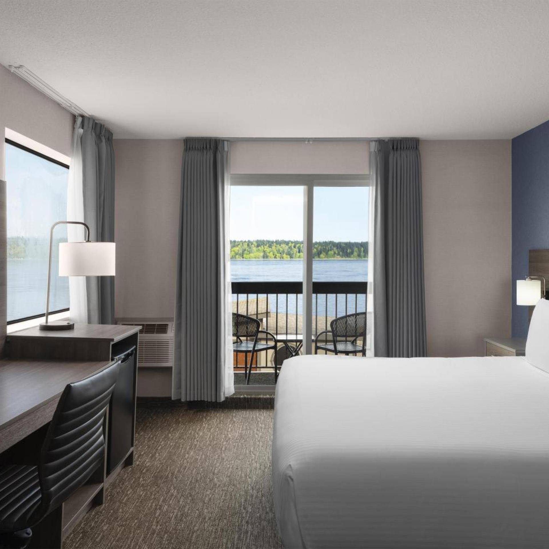 Room, King Bed, Beach Front, Balcony