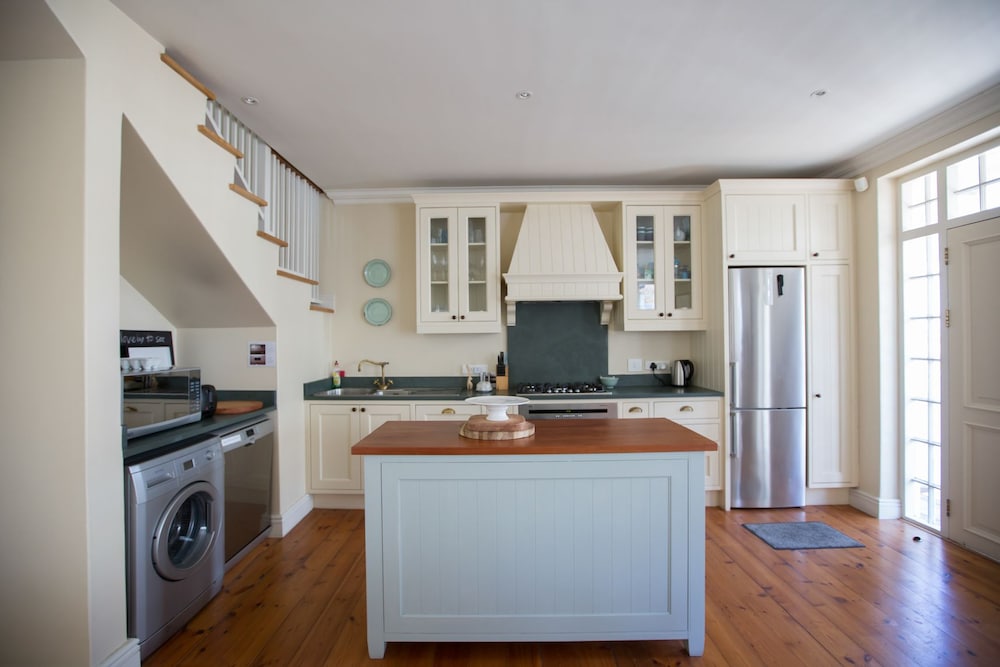 The Majestic Apartment 8/50