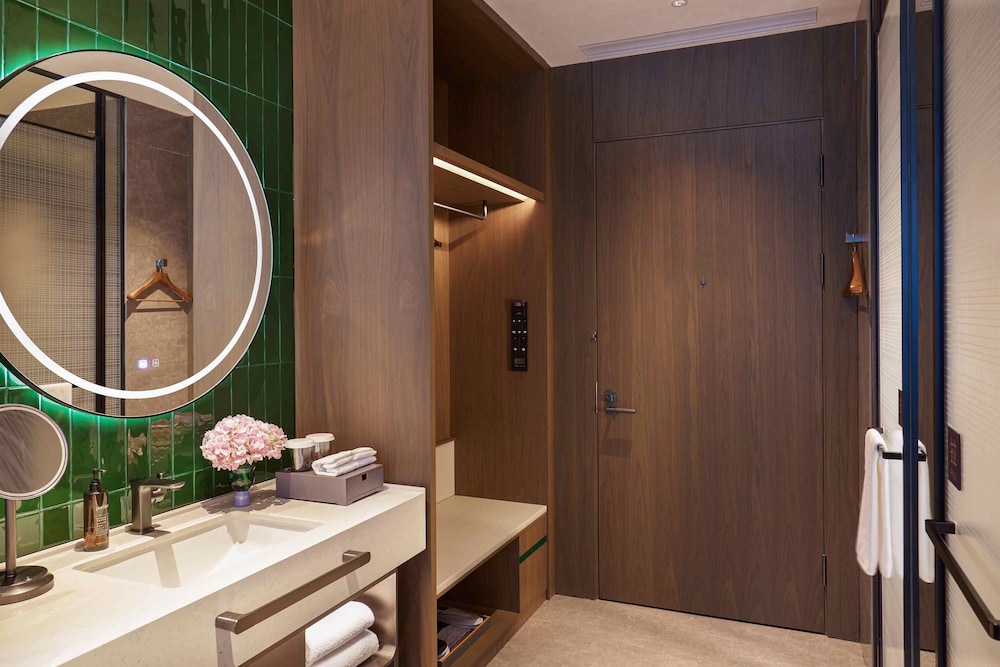 UrCove by HYATT Shanghai West Riverside 38/42