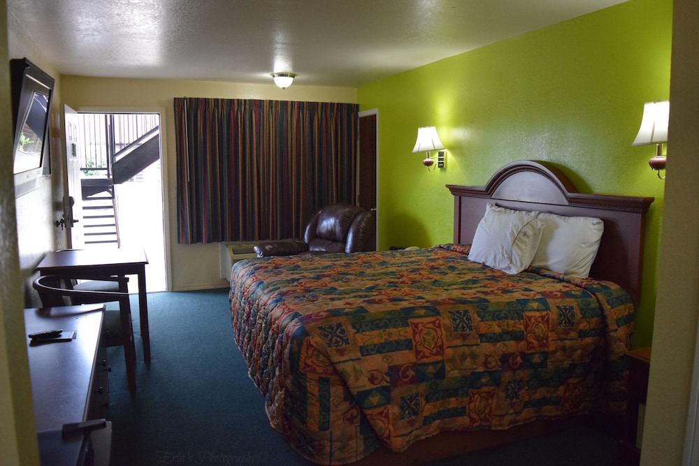 Claremore Motor Inn 14/34
