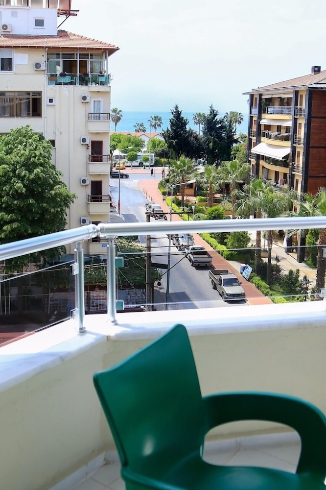 Yaman Life Hotel 11/50