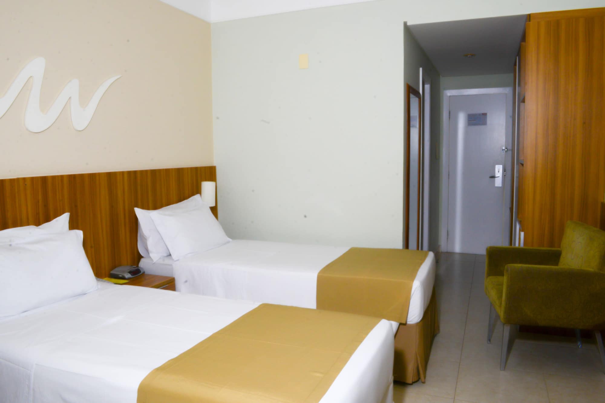 SUPERIOR, TWIN BEDS, CITY VIEW
