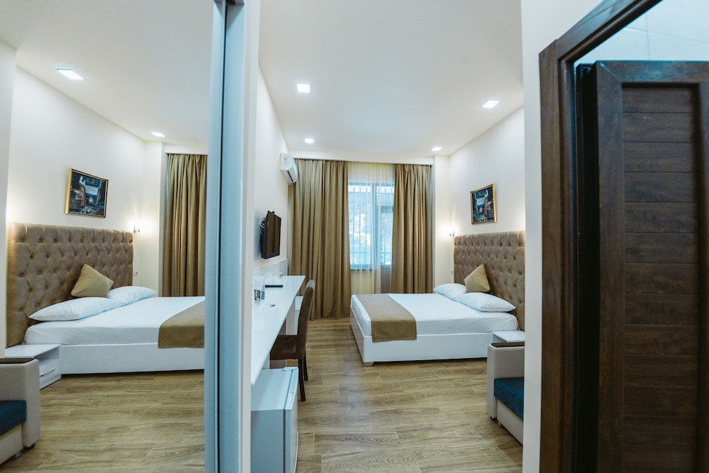 L'image Art Hotel 11/27
