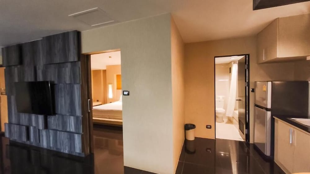 Avana Bangkok Hotel Convention Centre 42/45