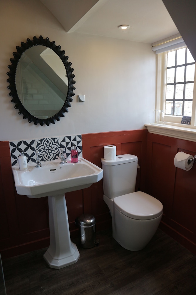 The Lamb Inn 50/50