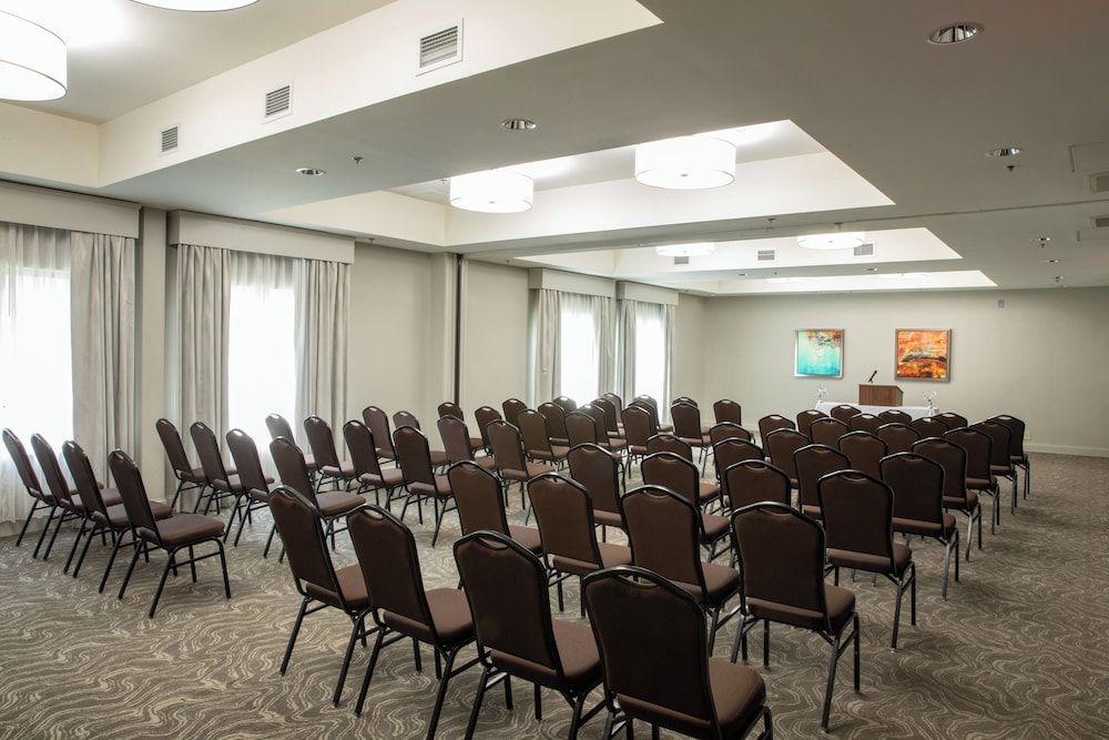 Holiday Inn Hotel And Suites Raleigh Cary I 40 Walnut St 60/68
