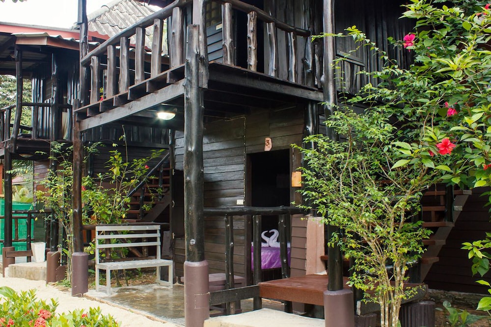 Leaf House Bungalow - Hostel photo1