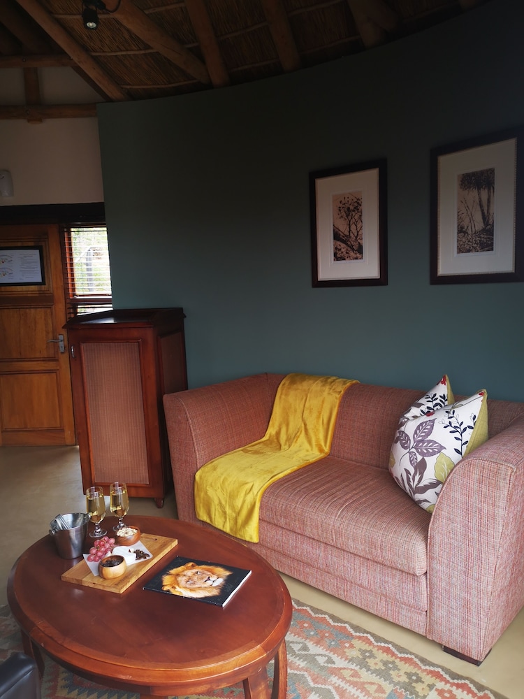 Kuzuko Lodge 25/50