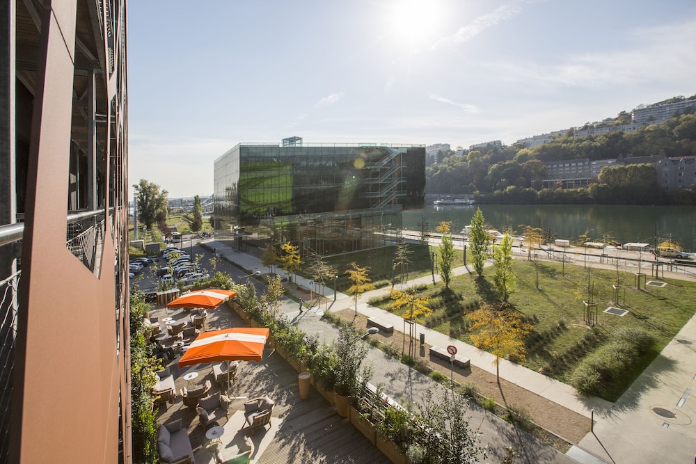 MOB HOTEL LYON CONFLUENCE 59/64