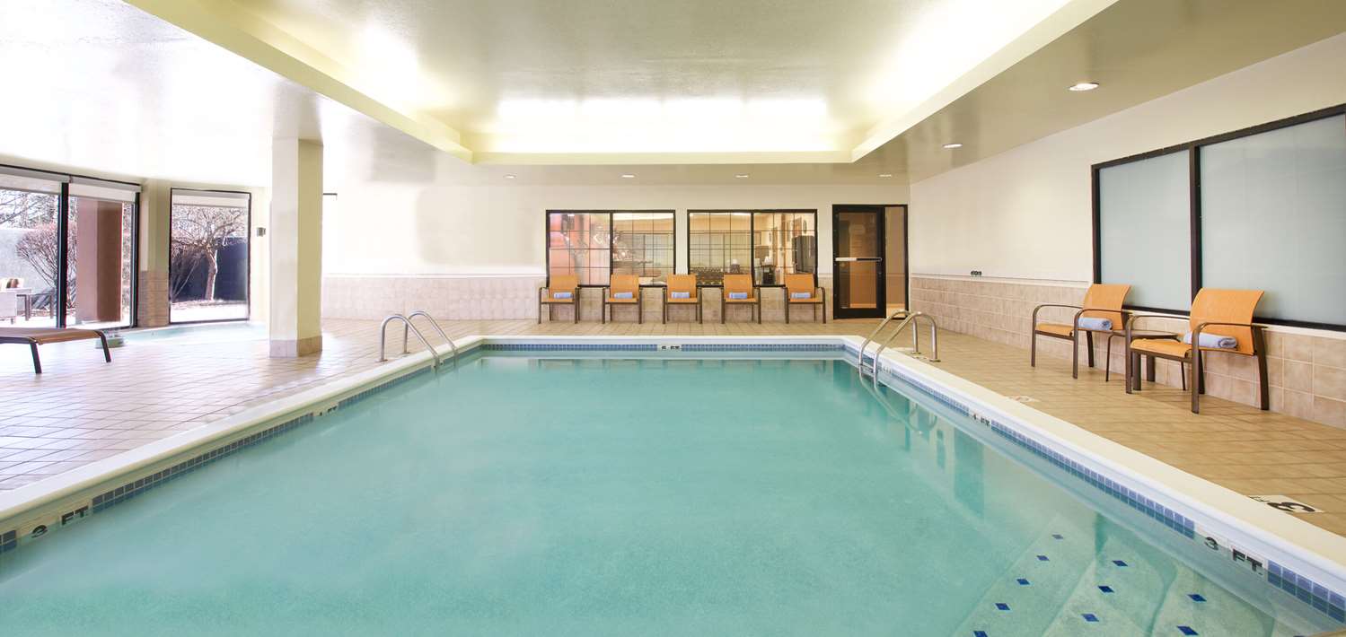 Country Inn & Suites by Radisson, Columbus-Edinburgh 5/20