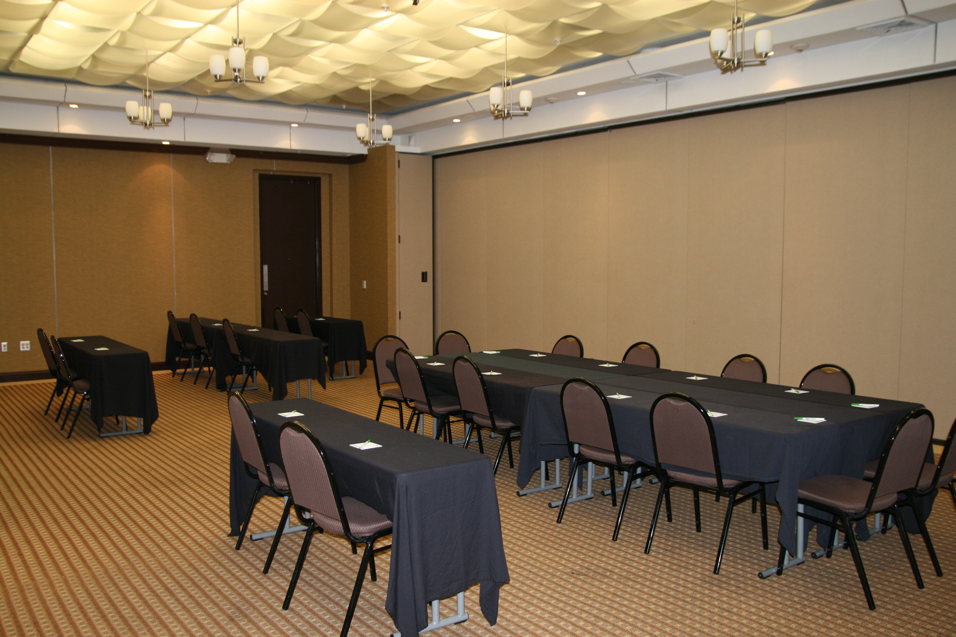 Holiday Inn Macon North 73/79