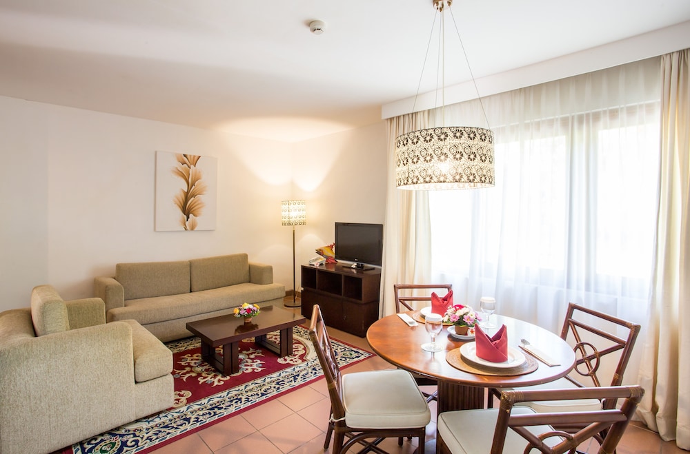 Plagoo Holiday Hotel 46/66