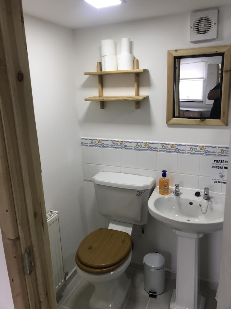 Barton Gate Farm Guesthouse 49/50