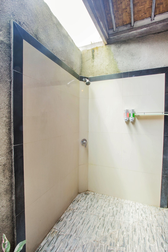 The Syron Huts Lembongan 7/45