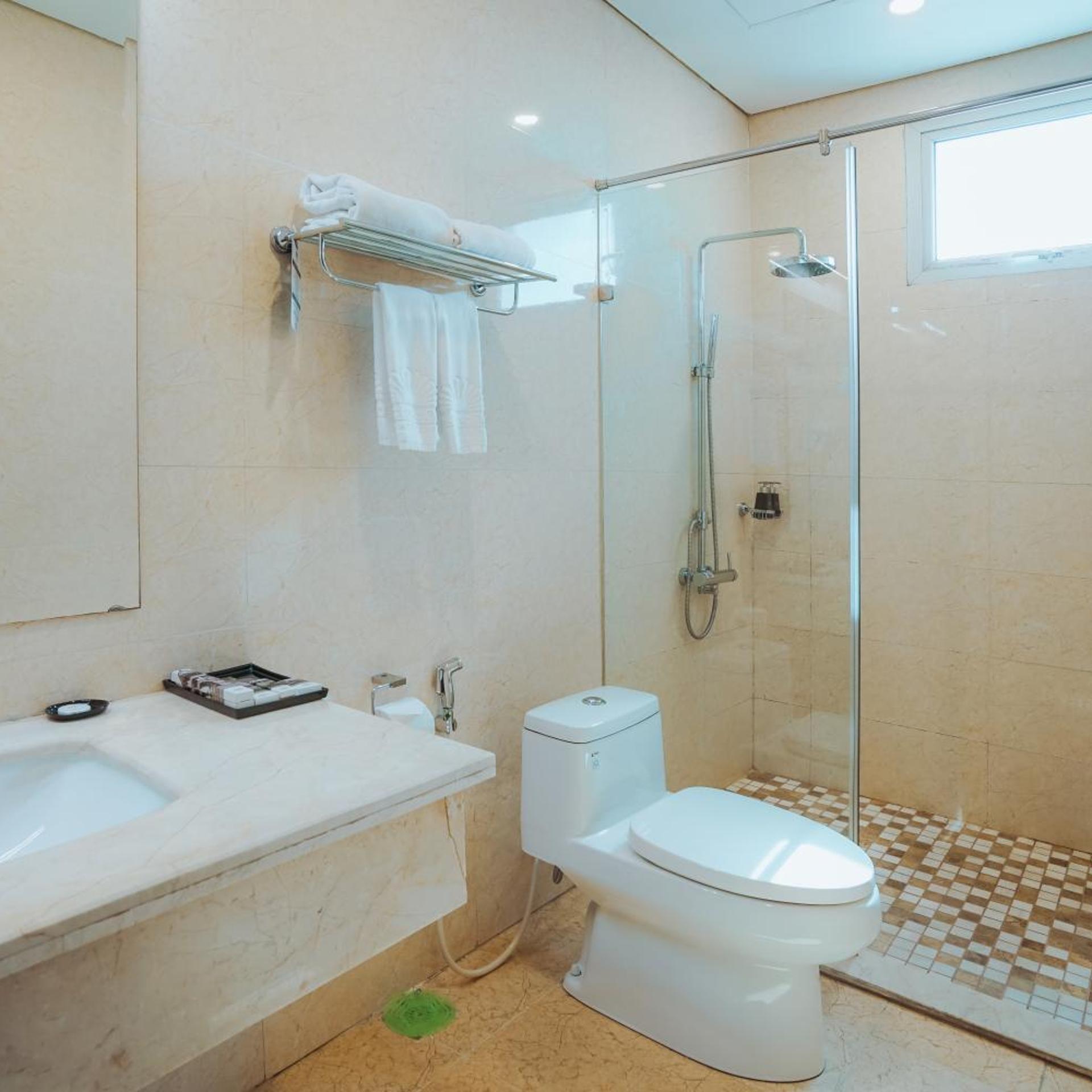 Junior Suite, Thang Long Opera 4/4