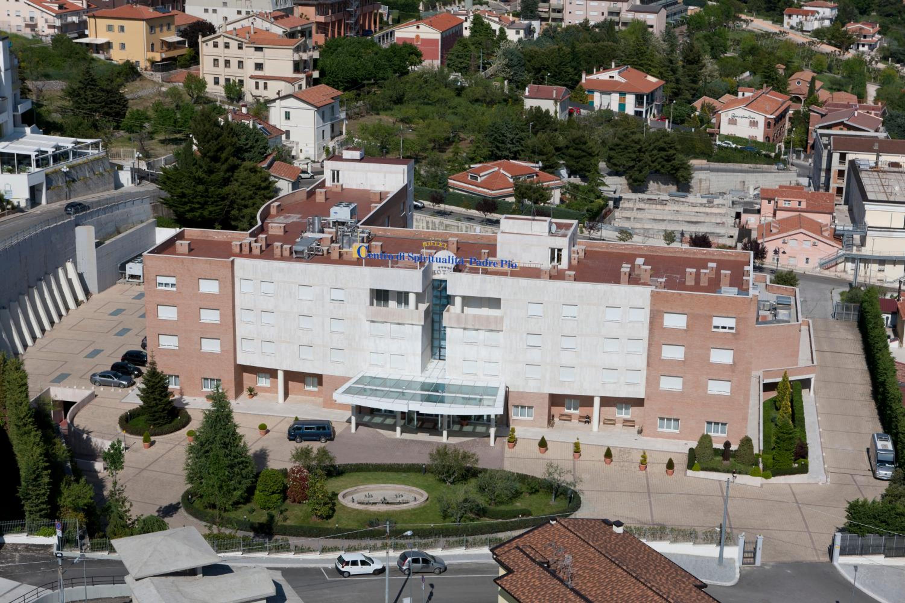 Centro Di Spiritualita Padre Pio 6/51