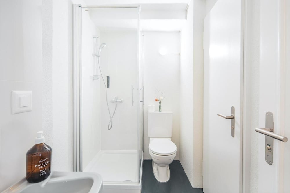 Pop Up Hotel Krone Zurich 39/43
