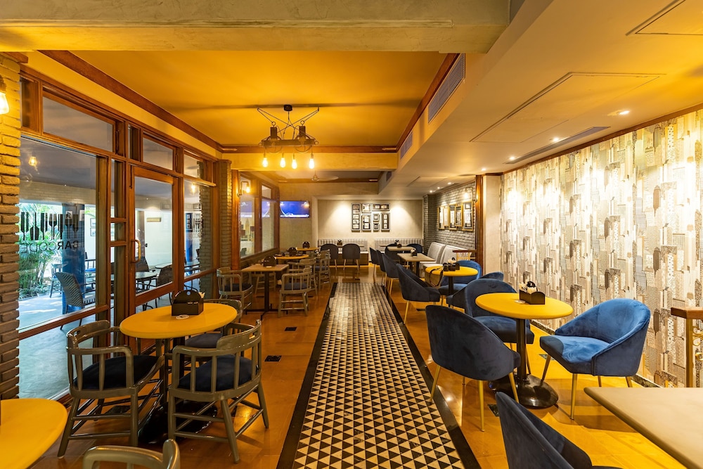 Kwality's Motel Shiraz 27/40