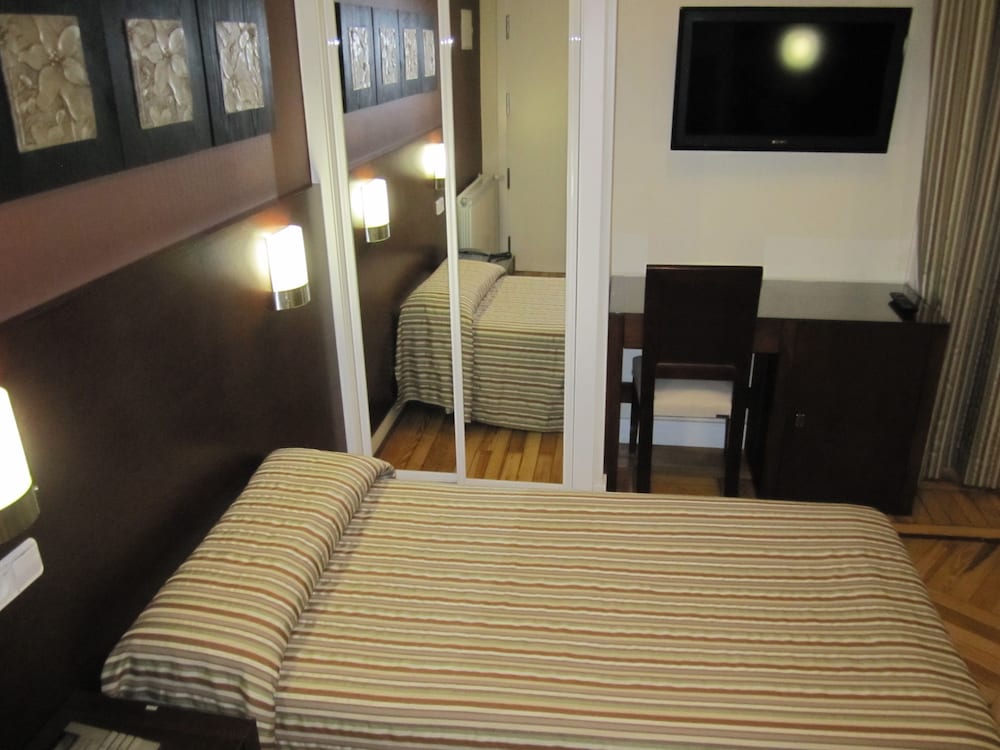 Hostal Abadia 29/50